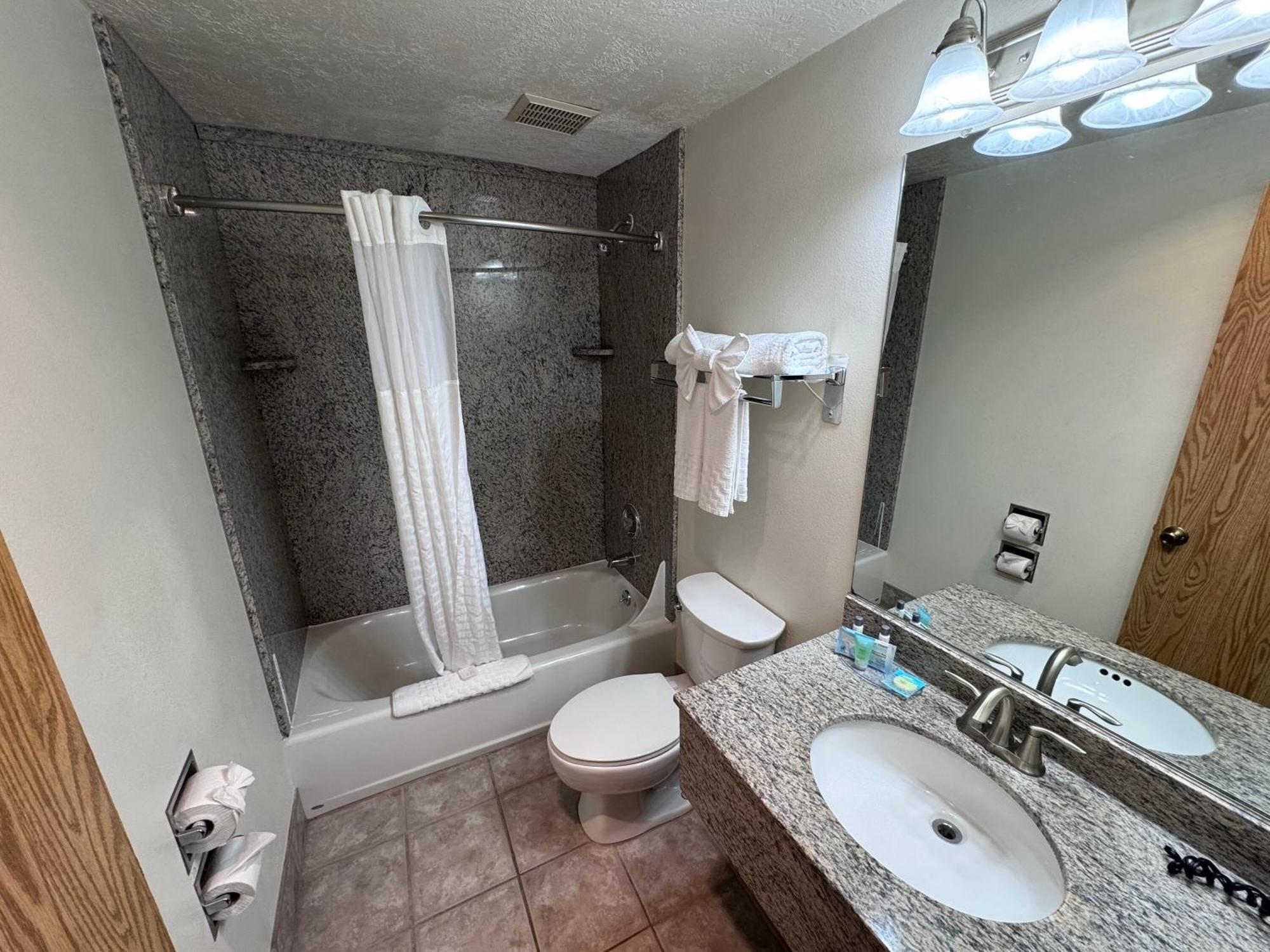 Promenade Inn & Suites Oceanfront 시사이드 외부 사진